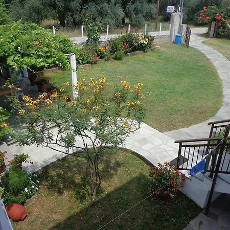 Yanna Apartment