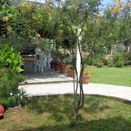 Yanna Apartment Kinira