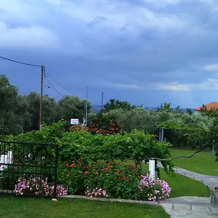 Yanna Apartment Kinira