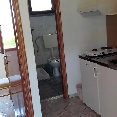 Yanna Apartment