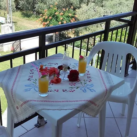 Yanna Apartment Kinira